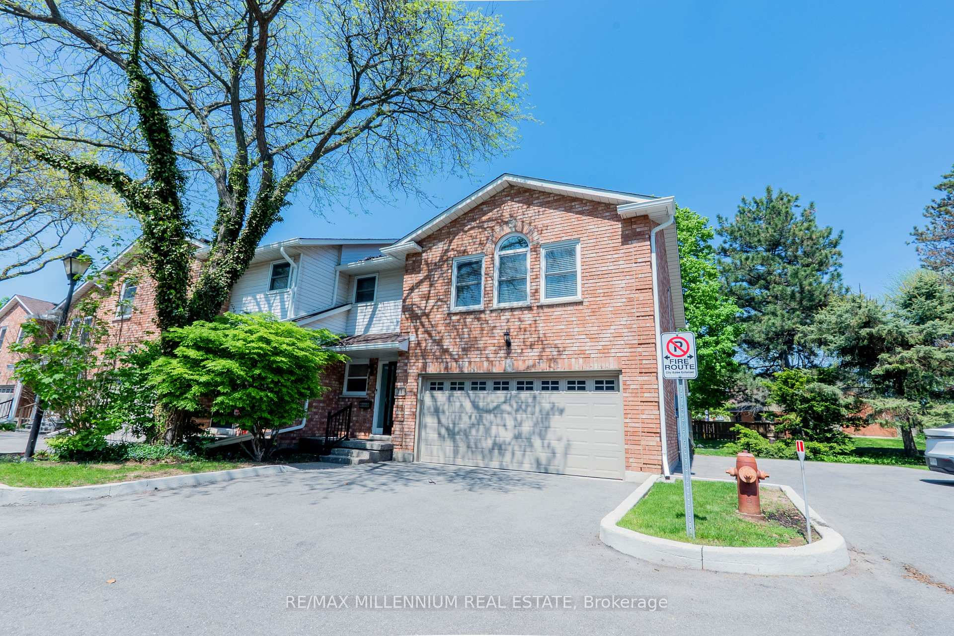 Photo of Unit 11, 230 Meadowbrook Drive