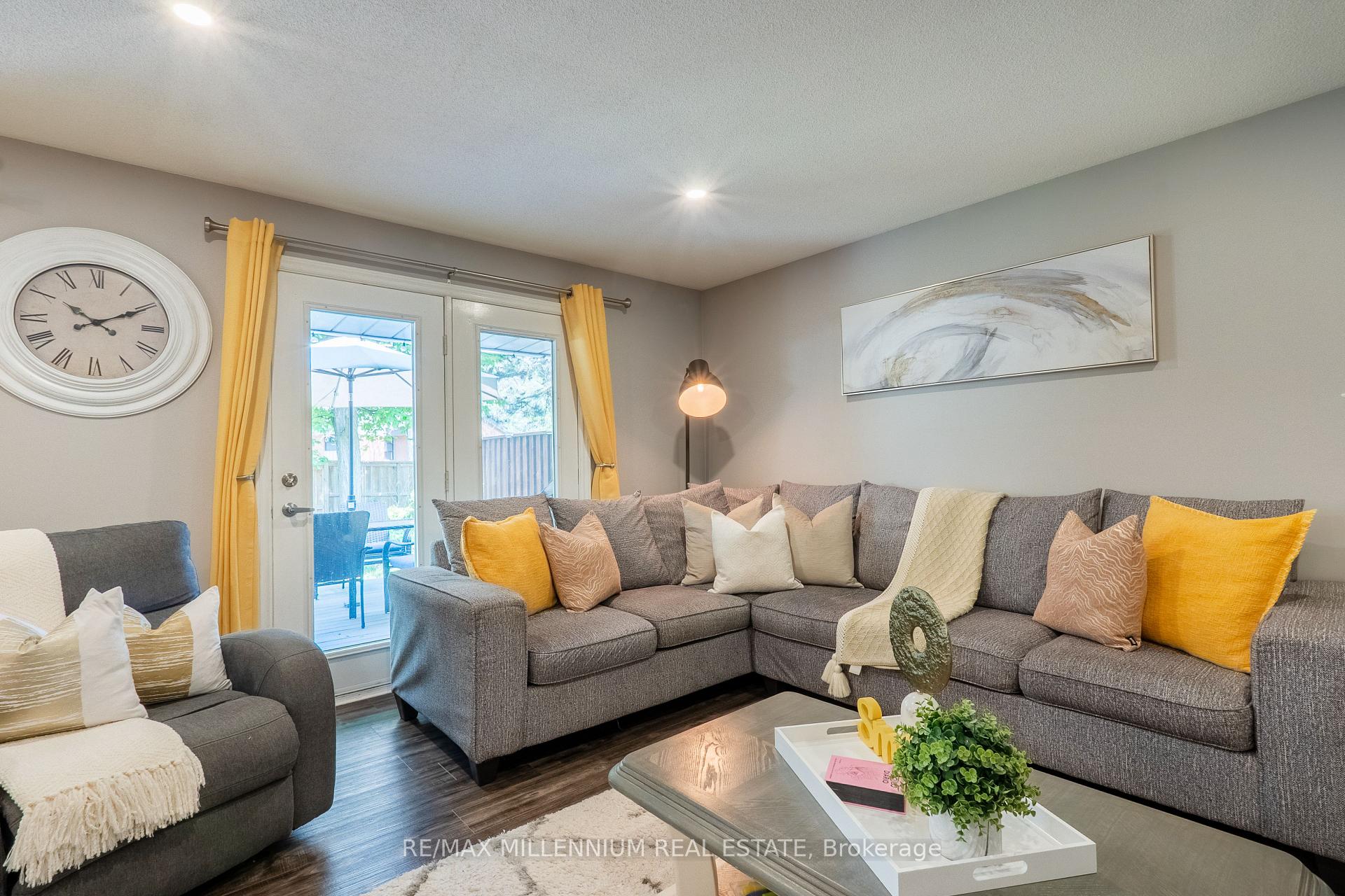 Photo 6 of Unit 11, 230 Meadowbrook Drive, Hamilton, Ancaster — HOMEH