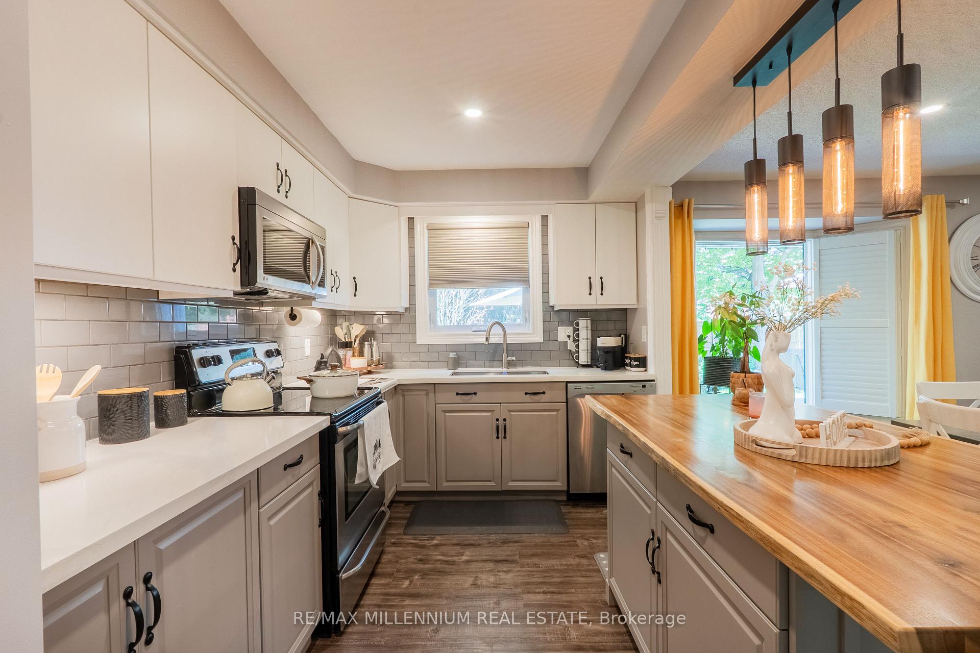 Photo 21 of Unit 11, 230 Meadowbrook Drive, Hamilton, Ancaster — HOMEH