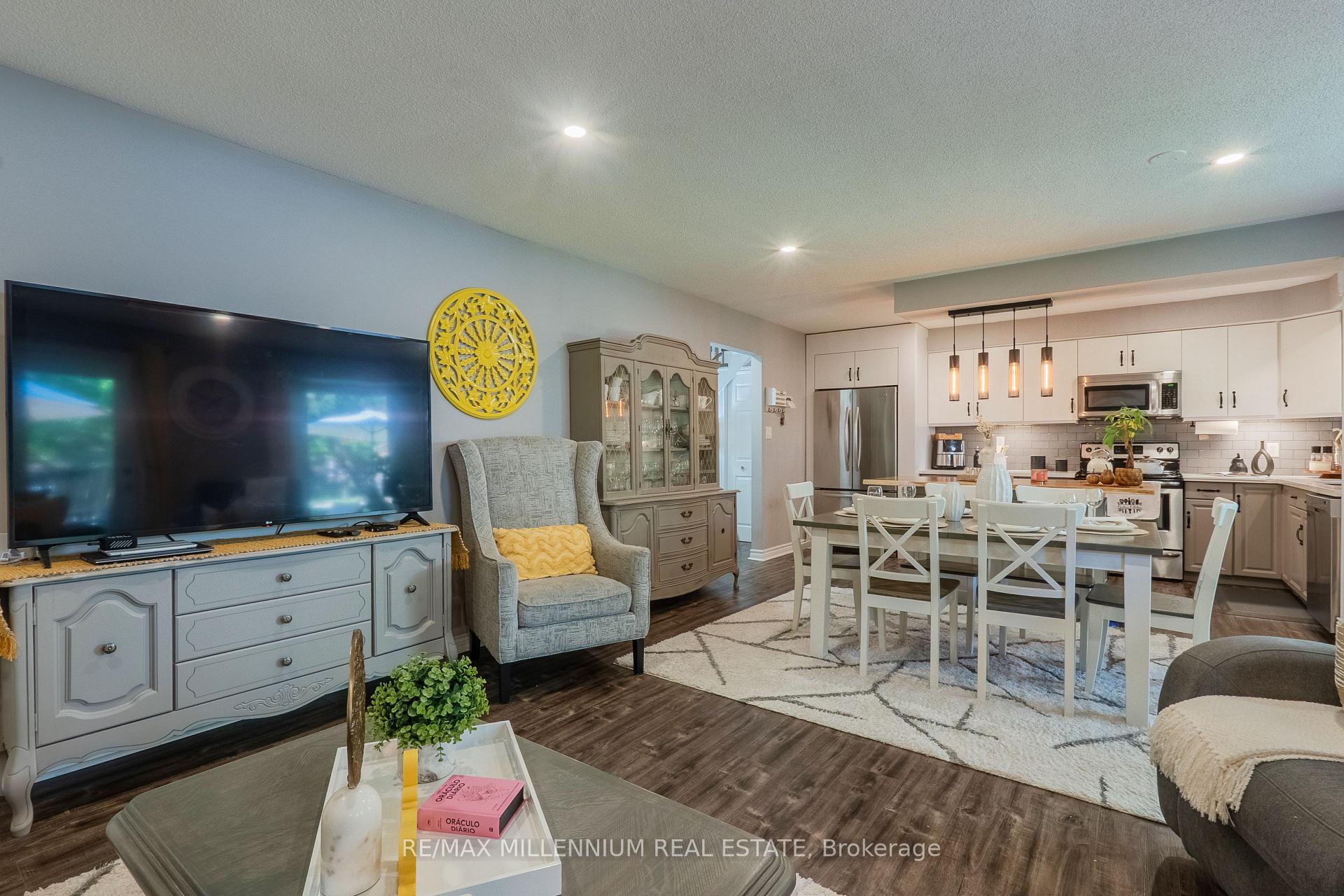 Photo 26 of Unit 11, 230 Meadowbrook Drive, Hamilton, Ancaster — HOMEH