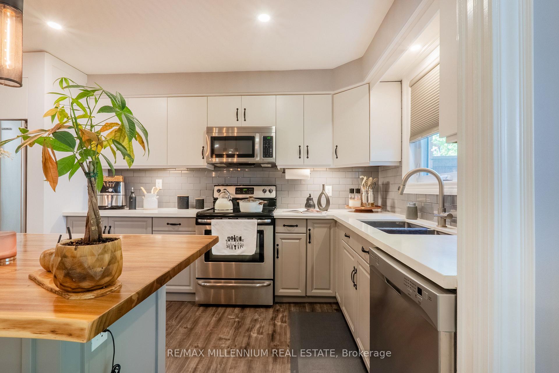 Photo 29 of Unit 11, 230 Meadowbrook Drive, Hamilton, Ancaster — HOMEH