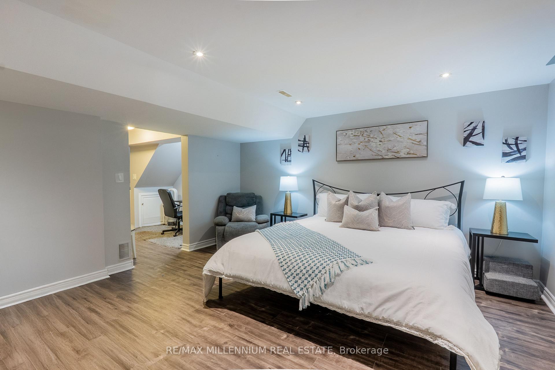 Photo 30 of Unit 11, 230 Meadowbrook Drive, Hamilton, Ancaster — HOMEH