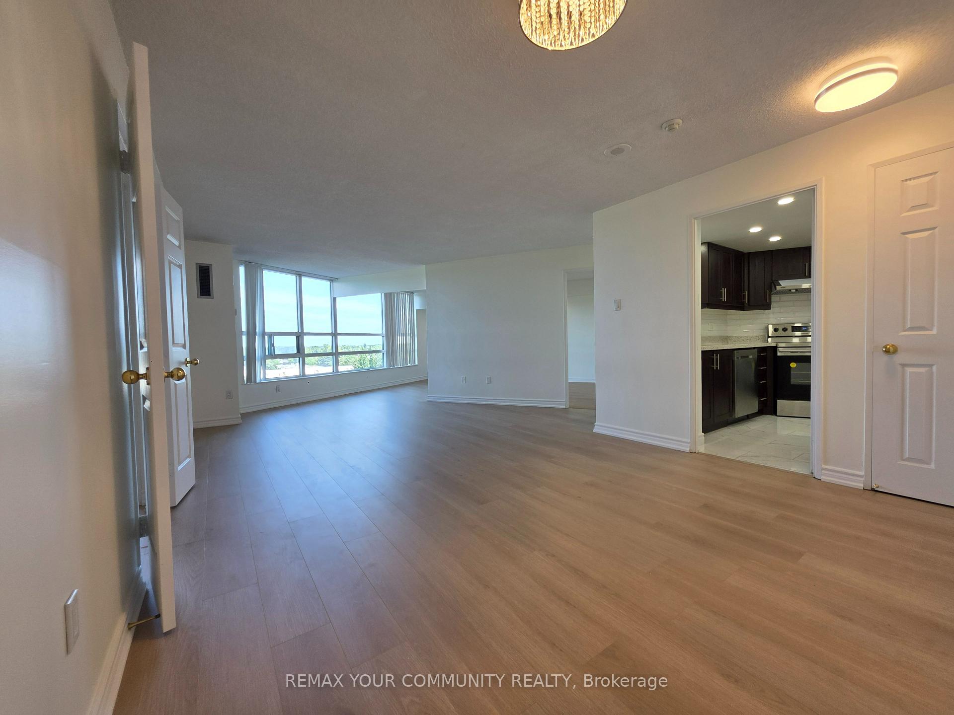 Photo 4 of Unit 726, 7825 Bayview Avenue, Markham, Aileen-Willowbrook — HOMEH