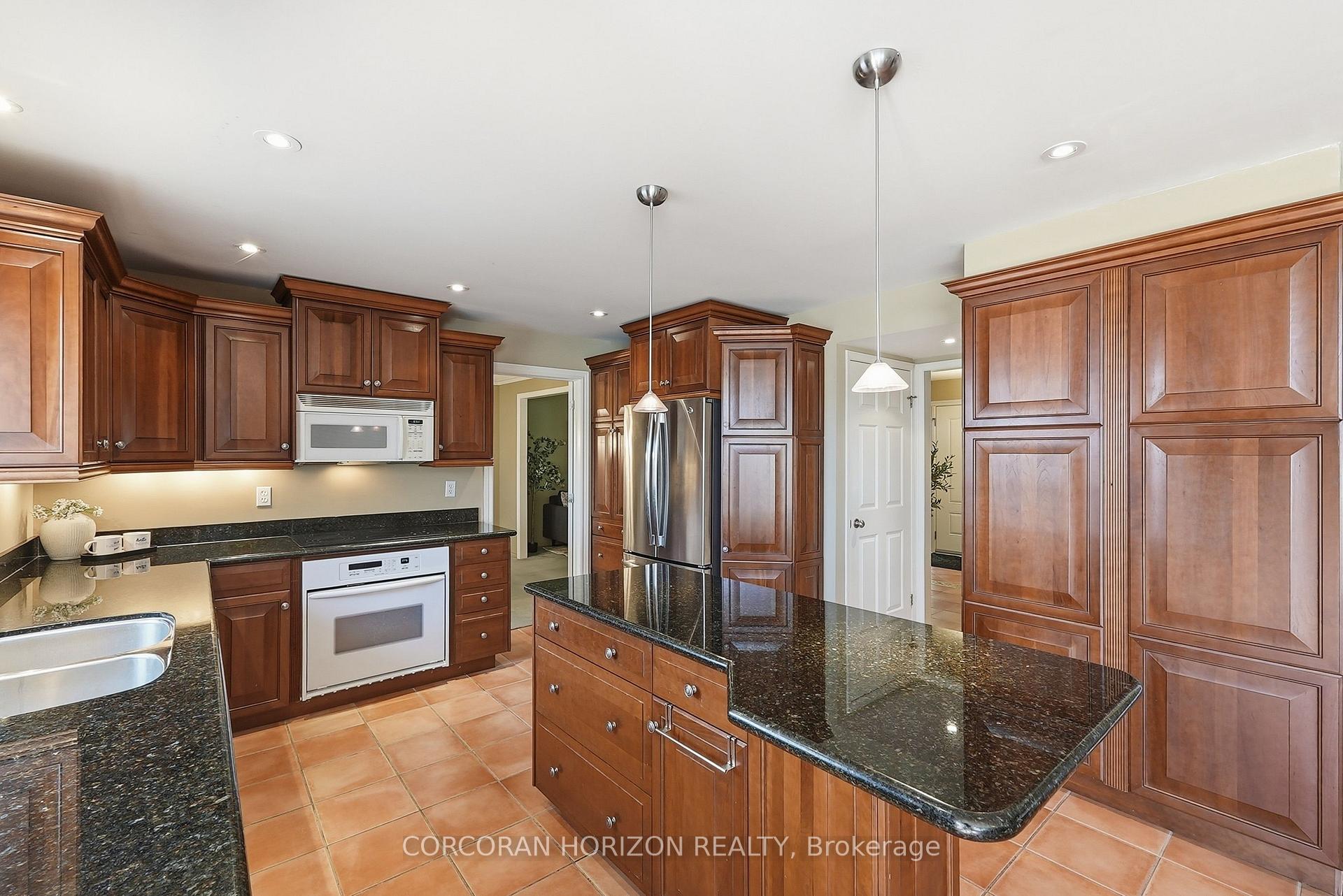 Photo 17 of 46 Devils Creek Drive, Cambridge, Westview — HOMEH