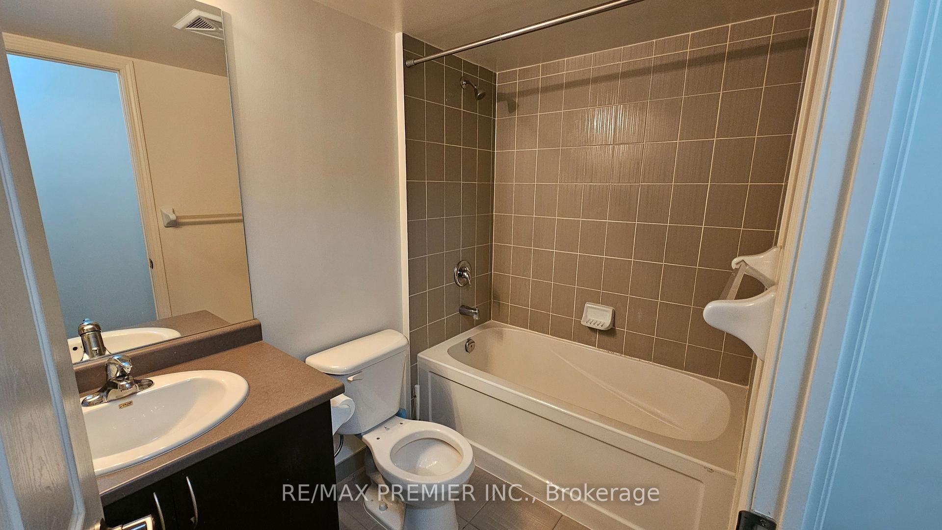 Photo 12 of Unit 2507, 19 Grand Trunk Crescent, Toronto, Waterfront Communities — HOMEH