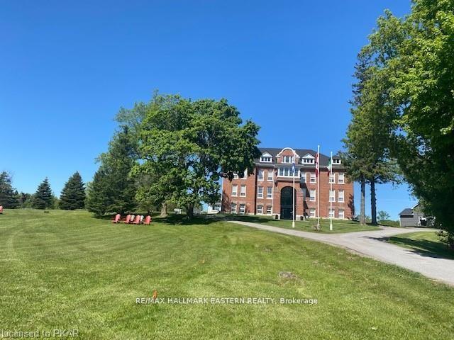 Photo of Unit 402, 1354 Young's Point Road
