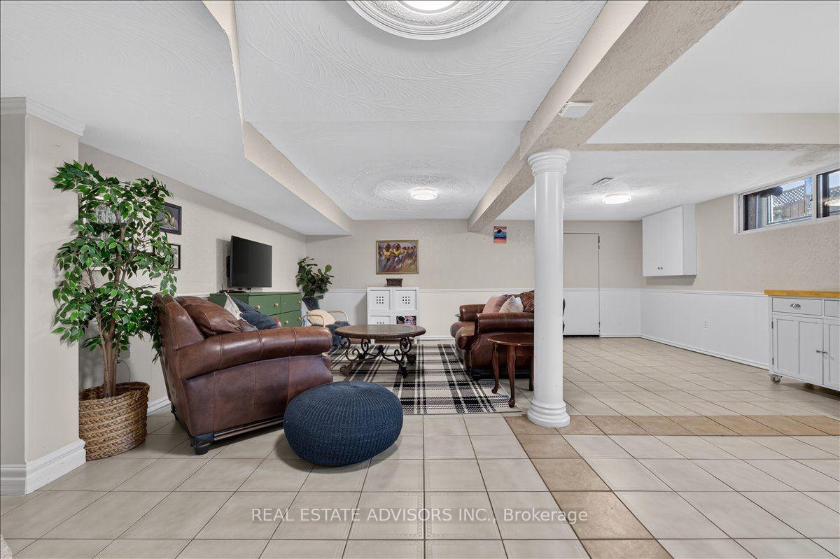 Photo 14 of 14 Grampian Crescent, North York, Humber Summit — HOMEH