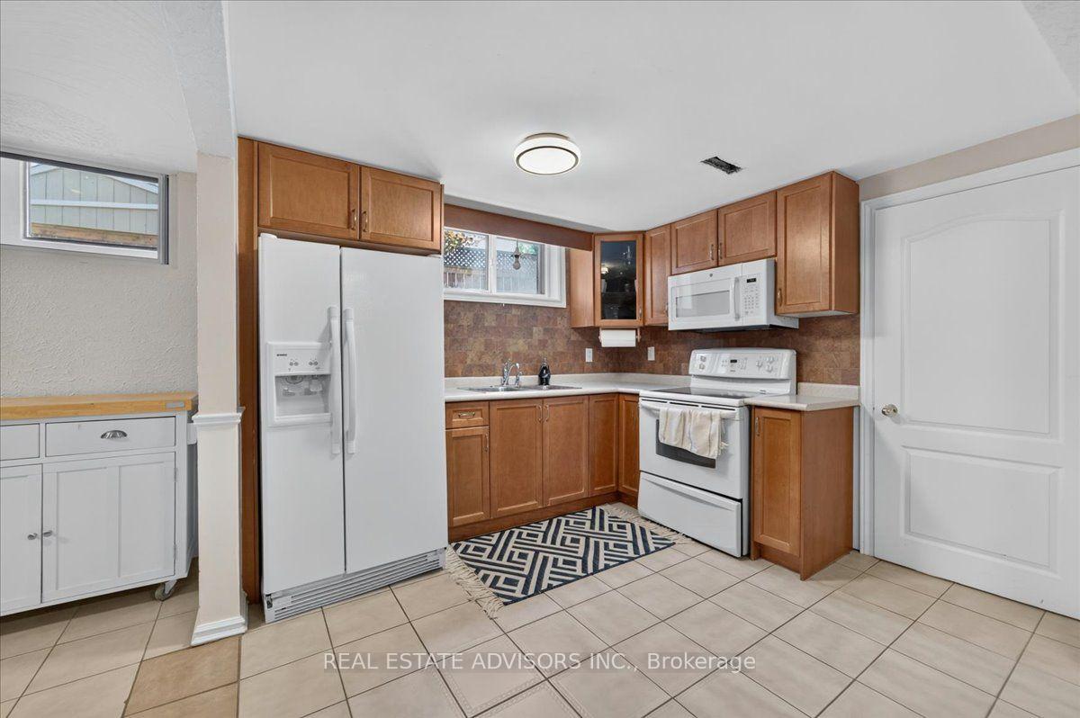Photo 17 of 14 Grampian Crescent, North York, Humber Summit — HOMEH