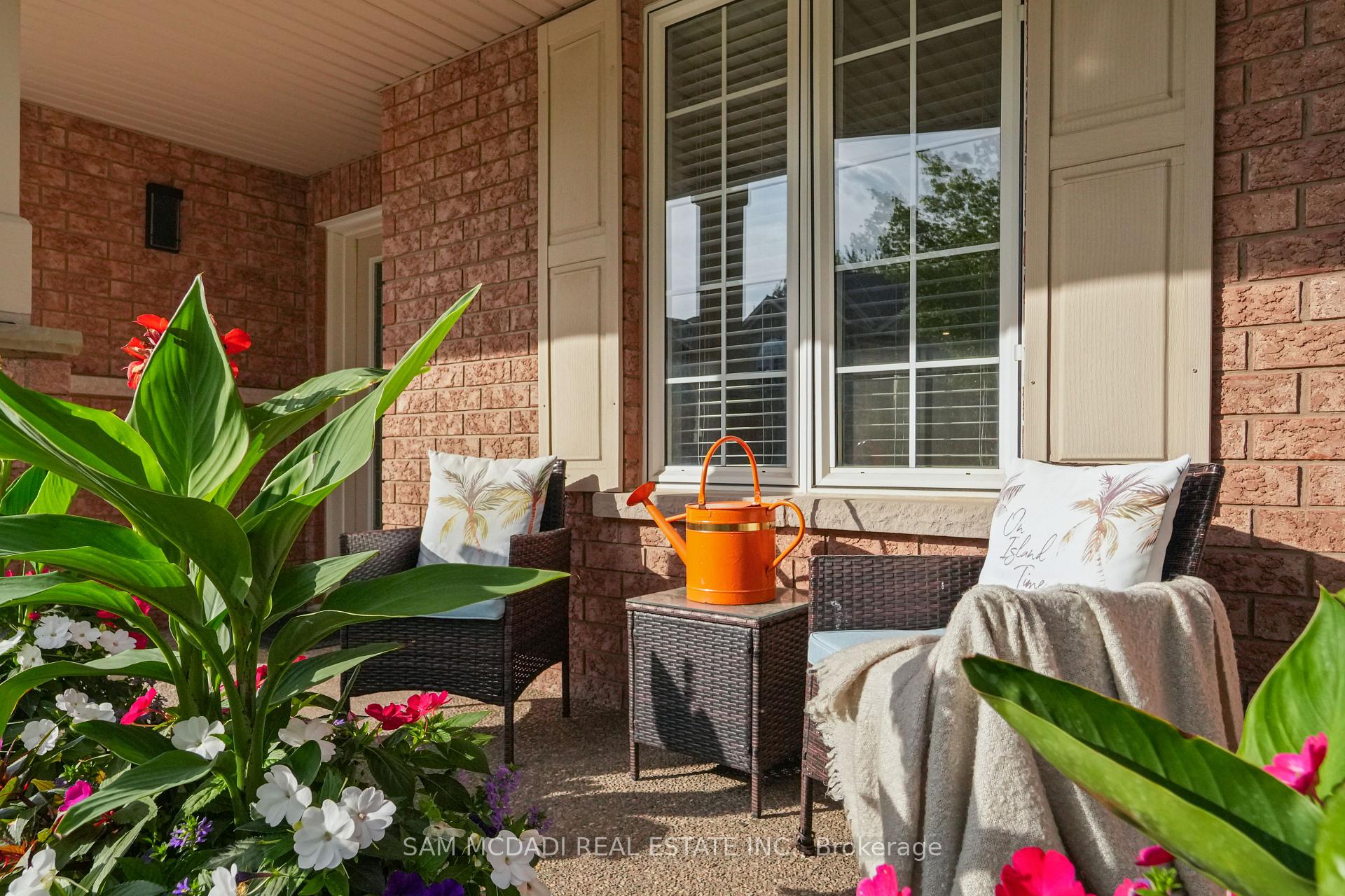 Photo 3 of 2191 Coldwater Street, Burlington, Orchard — HOMEH