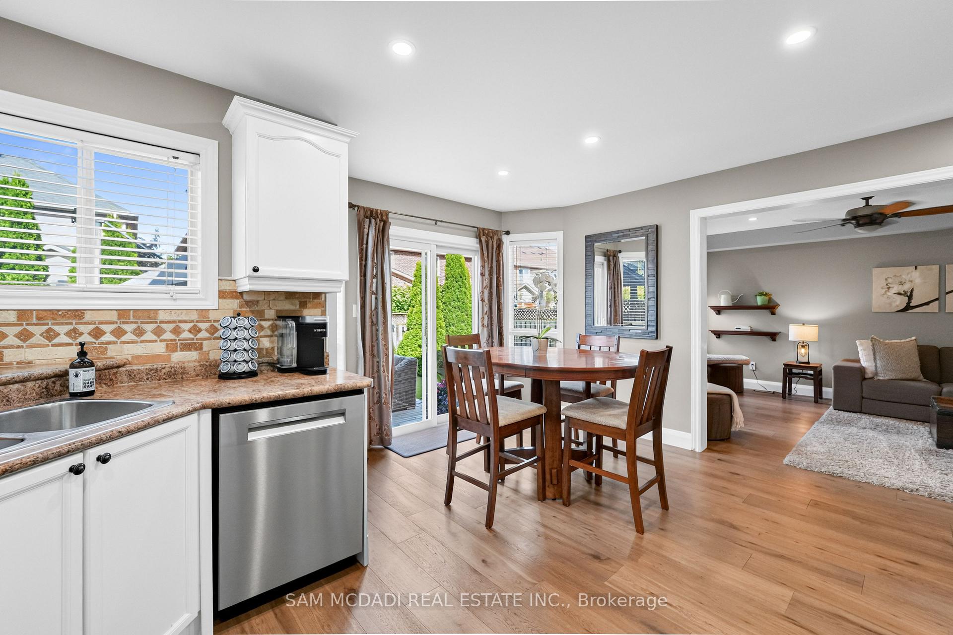Photo 14 of 2191 Coldwater Street, Burlington, Orchard — HOMEH