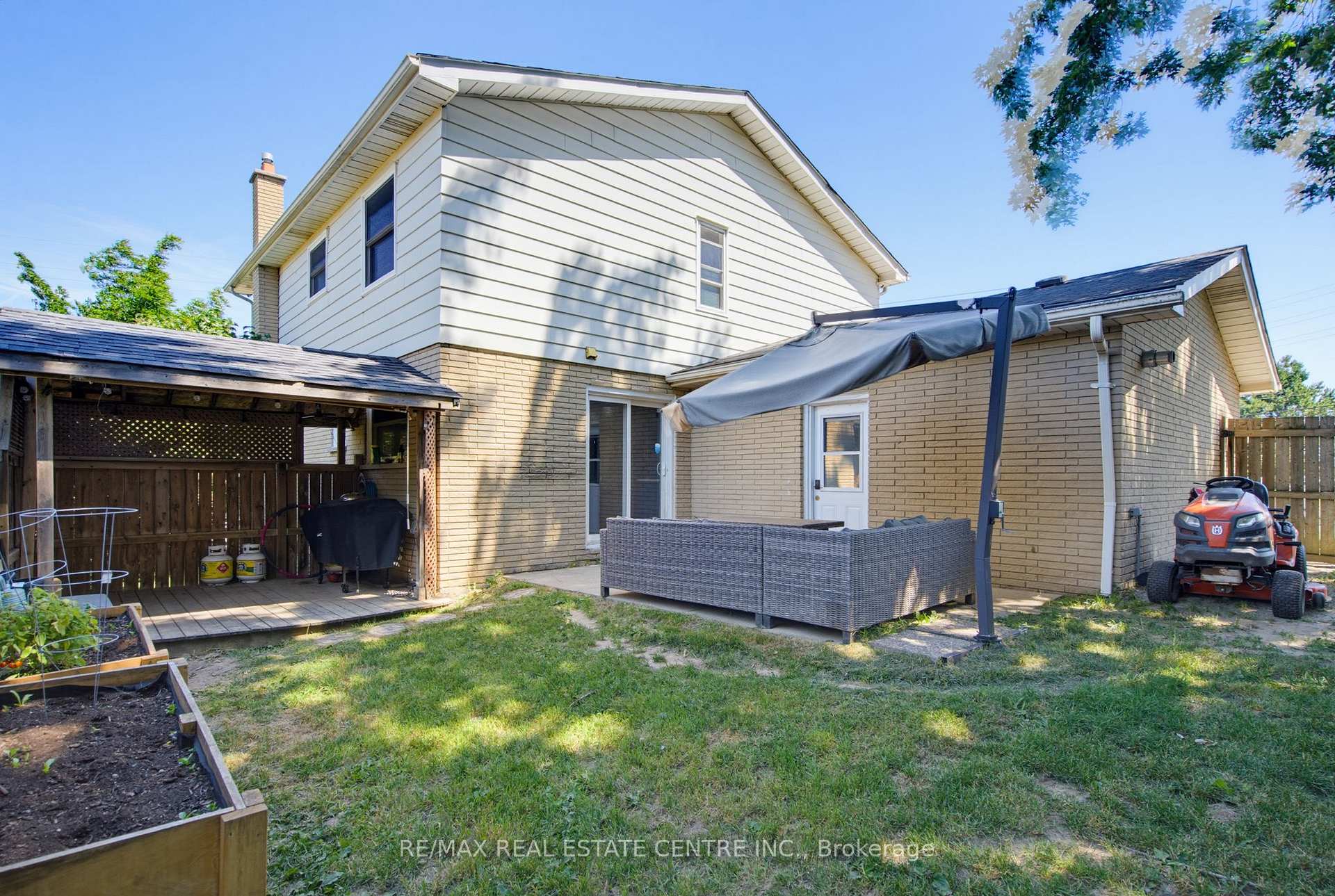 Photo 44 of 39 Amelia Street, Orangeville — HOMEH