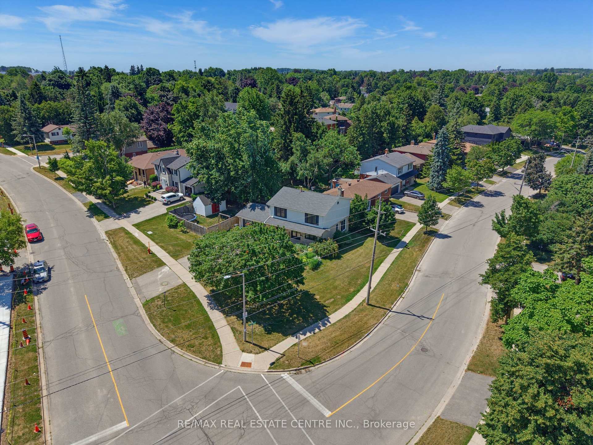 Photo 47 of 39 Amelia Street, Orangeville — HOMEH