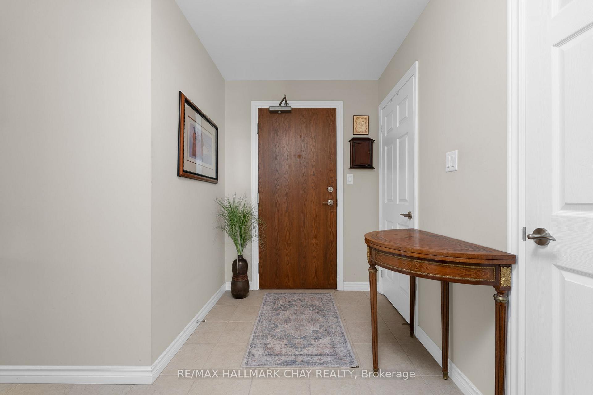 Photo 7 of Unit 702, 37 Ellen Street, Barrie, City Centre — HOMEH