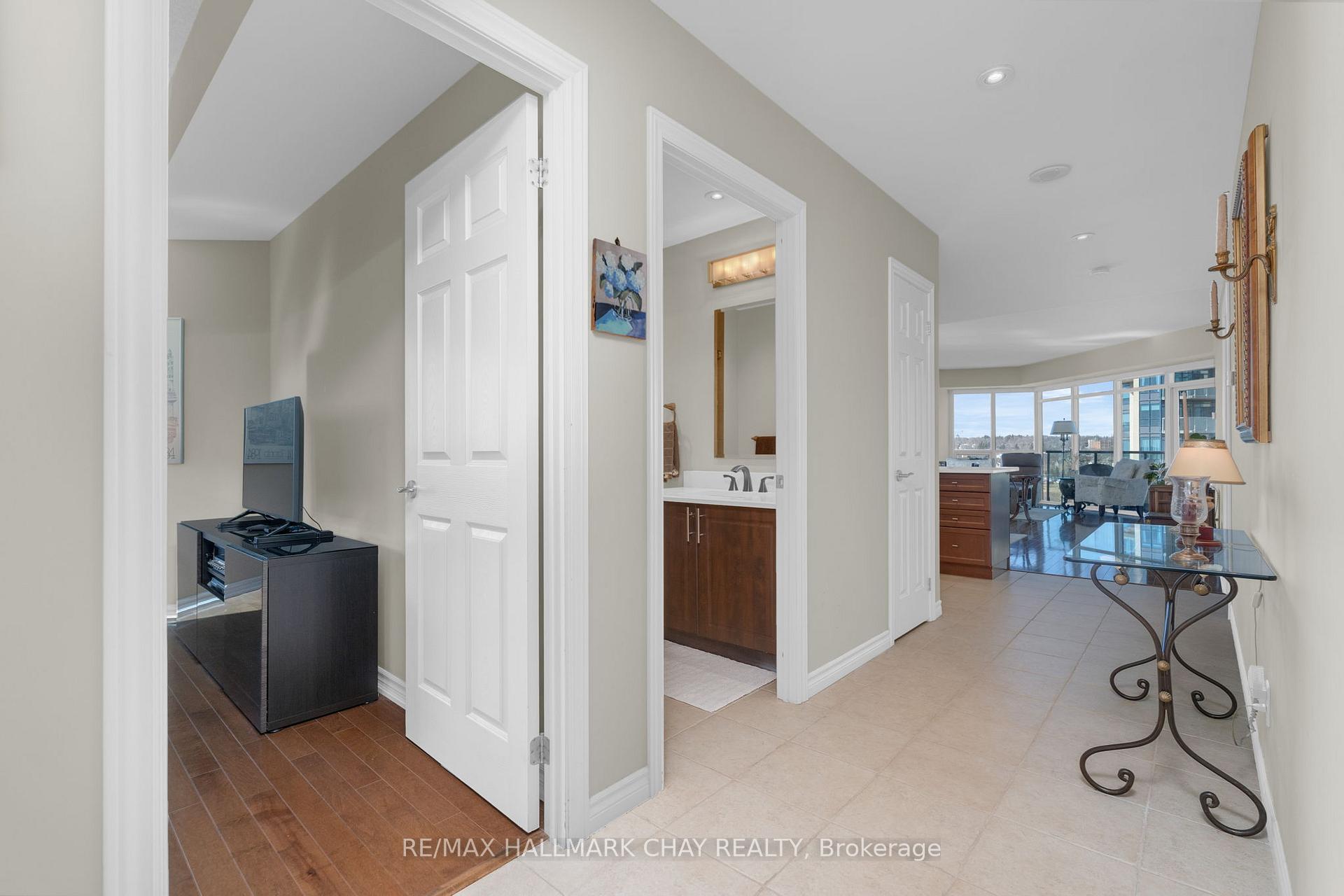 Photo 8 of Unit 702, 37 Ellen Street, Barrie, City Centre — HOMEH