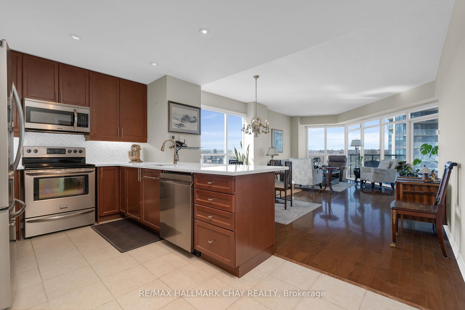 Photo 9 of Unit 702, 37 Ellen Street, Barrie, City Centre — HOMEH