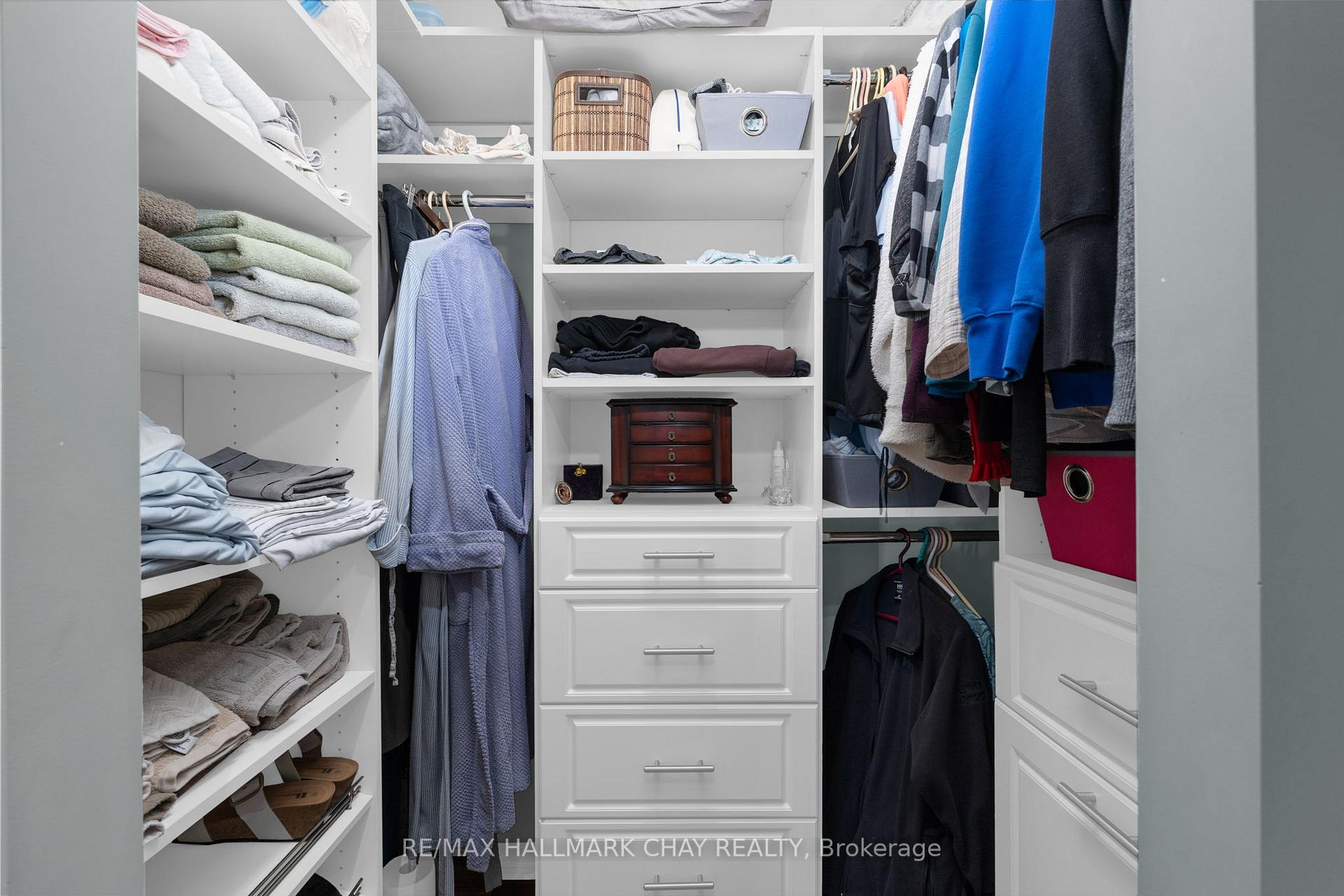 Photo 22 of Unit 702, 37 Ellen Street, Barrie, City Centre — HOMEH