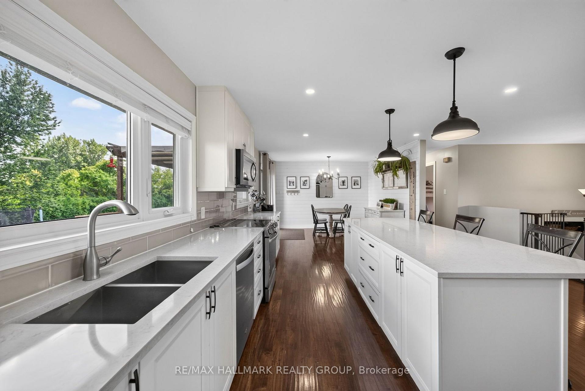Photo 13 of 117 Canyon Drive, Ottawa, Fitzroy Ward (South East) — HOMEH
