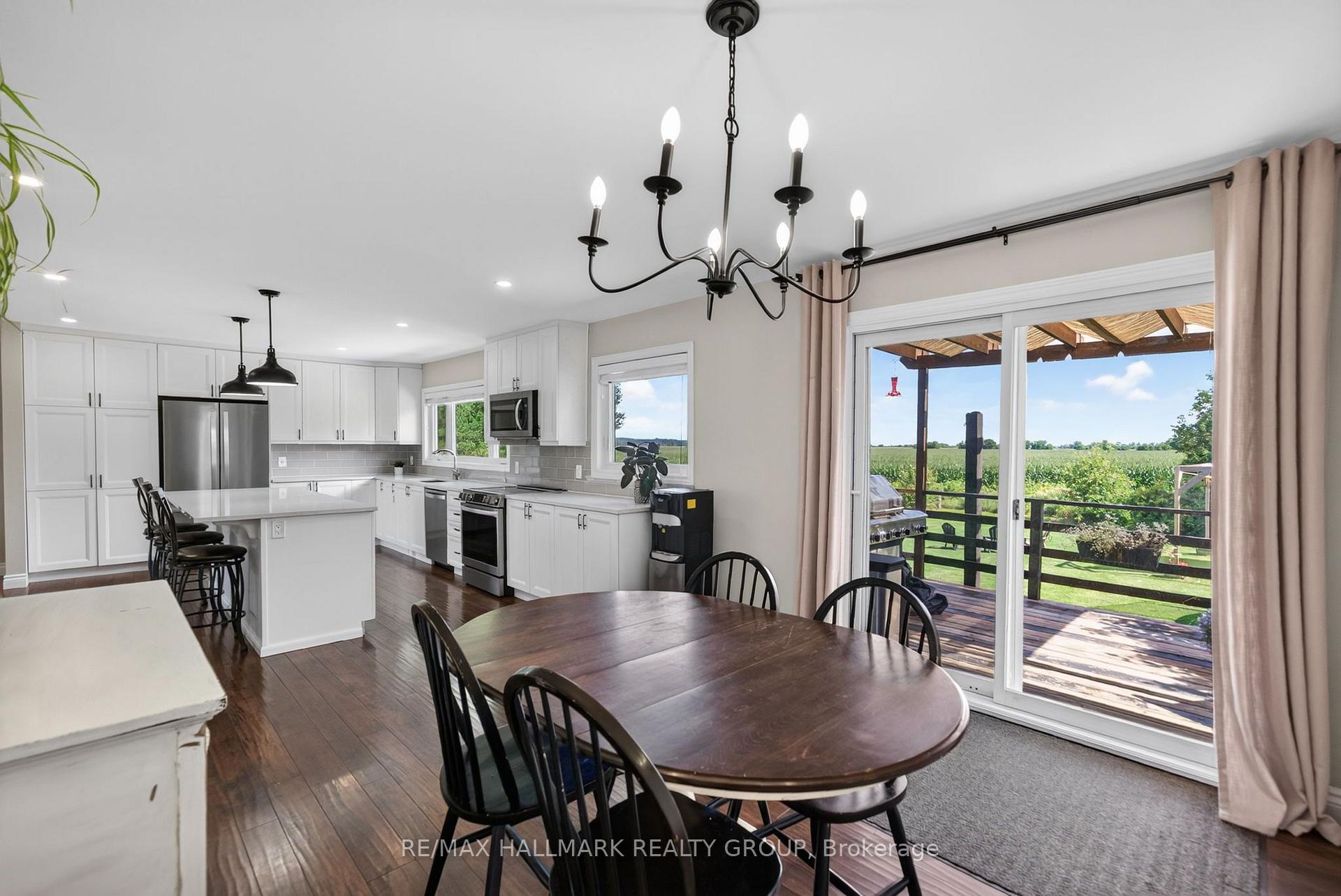 Photo 16 of 117 Canyon Drive, Ottawa, Fitzroy Ward (South East) — HOMEH