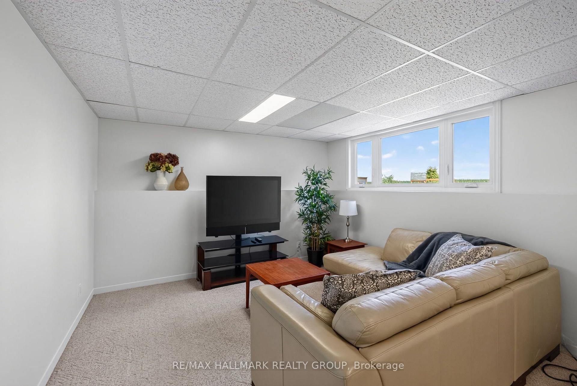 Photo 30 of 117 Canyon Drive, Ottawa, Fitzroy Ward (South East) — HOMEH