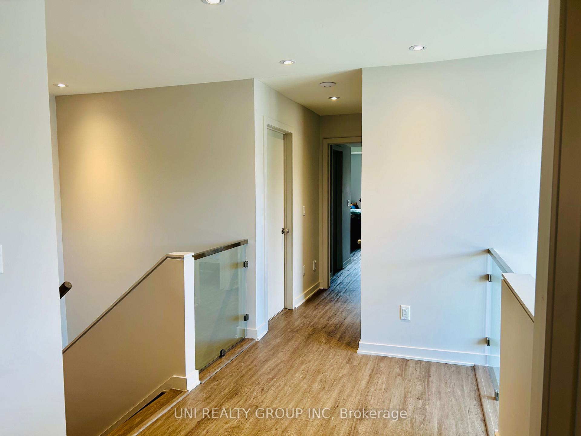 Photo 15 of 1085 Lunar Glow Crescent, Ottawa, Riverside South/Gloucester Glen — HOMEH