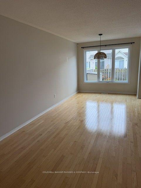 Photo 3 of 2285 Brockstone Crescent, Ottawa, Avalon East — HOMEH