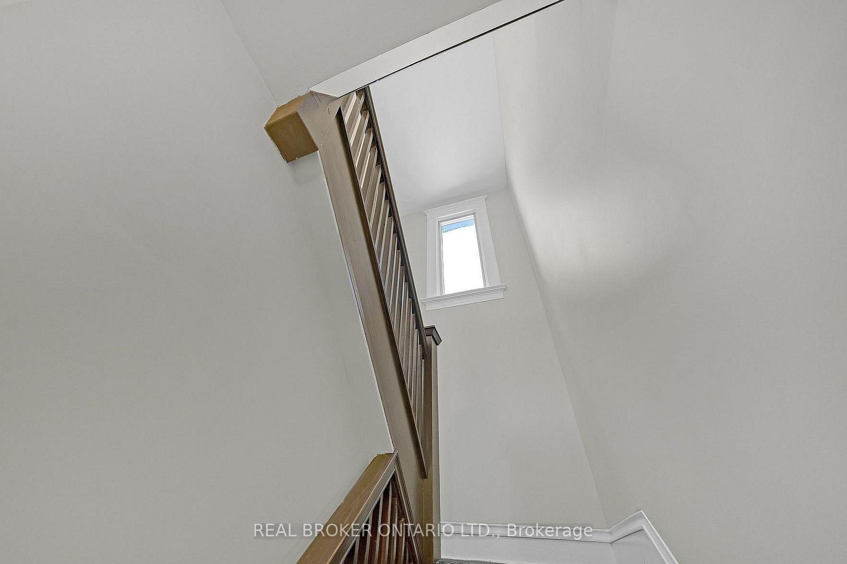 Photo 7 of Unit 3, 12 Foxbar Road, Toronto, Yonge-St. Clair — HOMEH