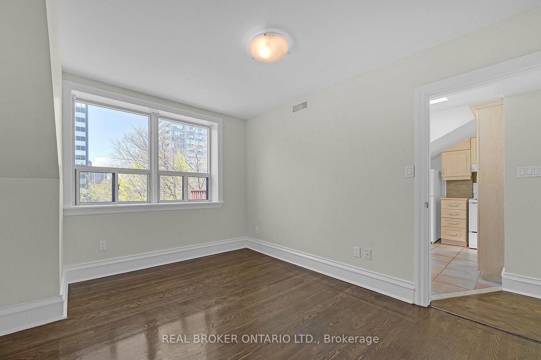 Photo 25 of Unit 3, 12 Foxbar Road, Toronto, Yonge-St. Clair — HOMEH