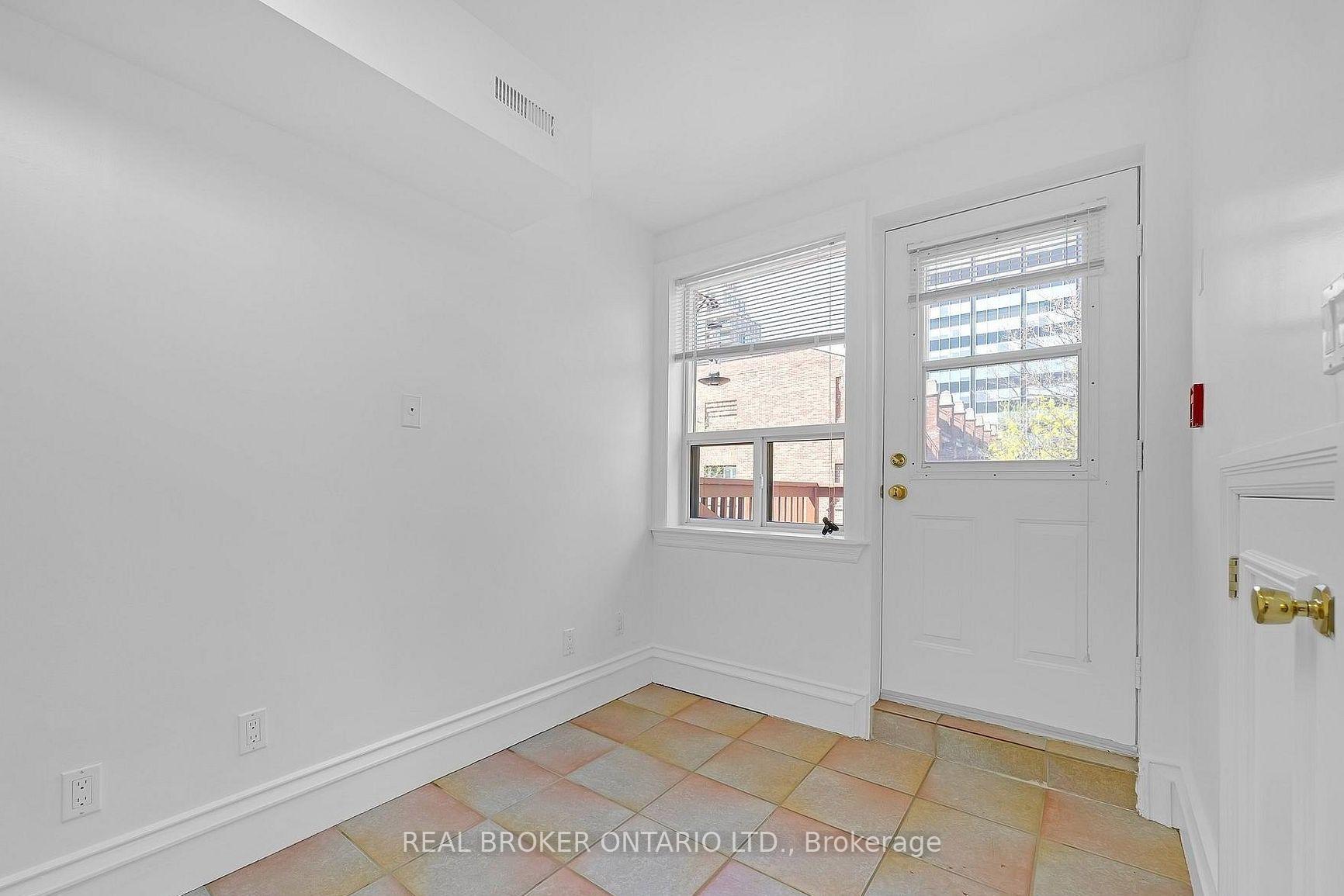 Photo 29 of Unit 3, 12 Foxbar Road, Toronto, Yonge-St. Clair — HOMEH