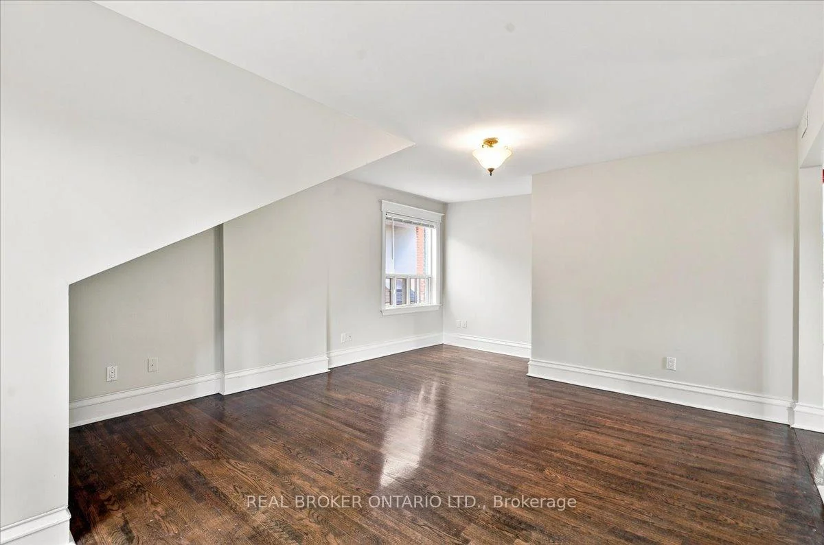 Photo 8 of Unit 3, 12 Foxbar Road, Toronto, Yonge-St. Clair — HOMEH