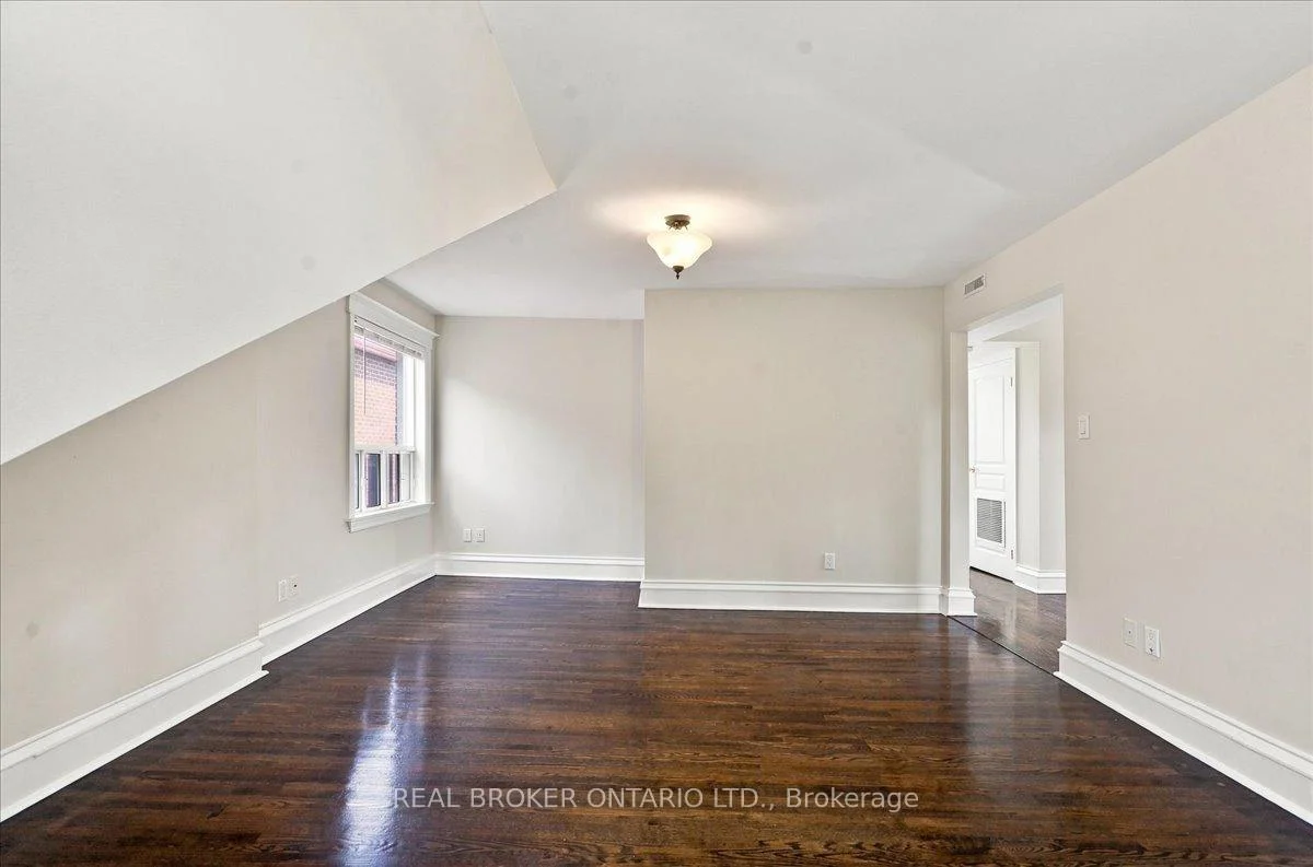 Photo 10 of Unit 3, 12 Foxbar Road, Toronto, Yonge-St. Clair — HOMEH
