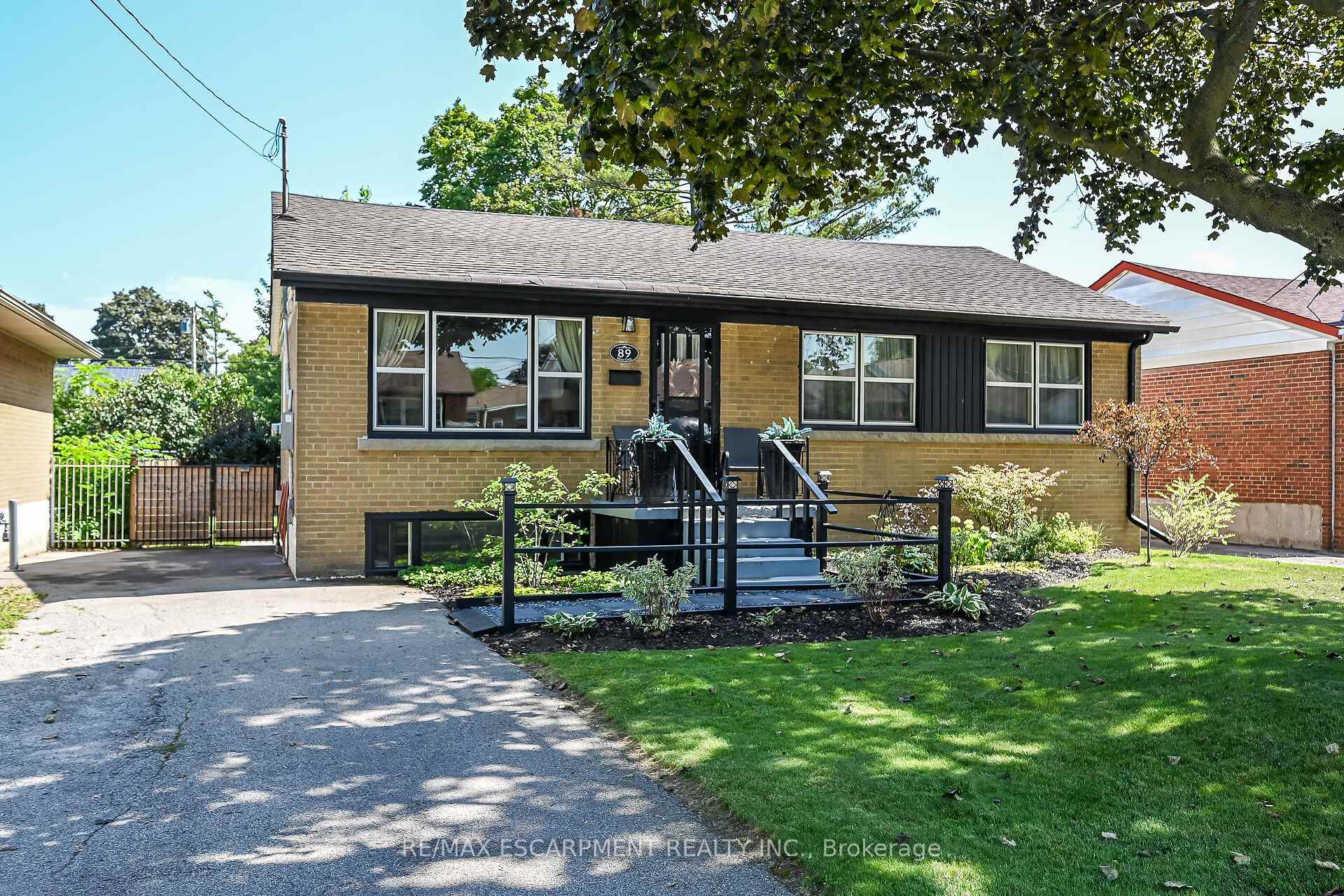 Photo 2 of 89 Wise Crescent, Hamilton, Huntington — HOMEH