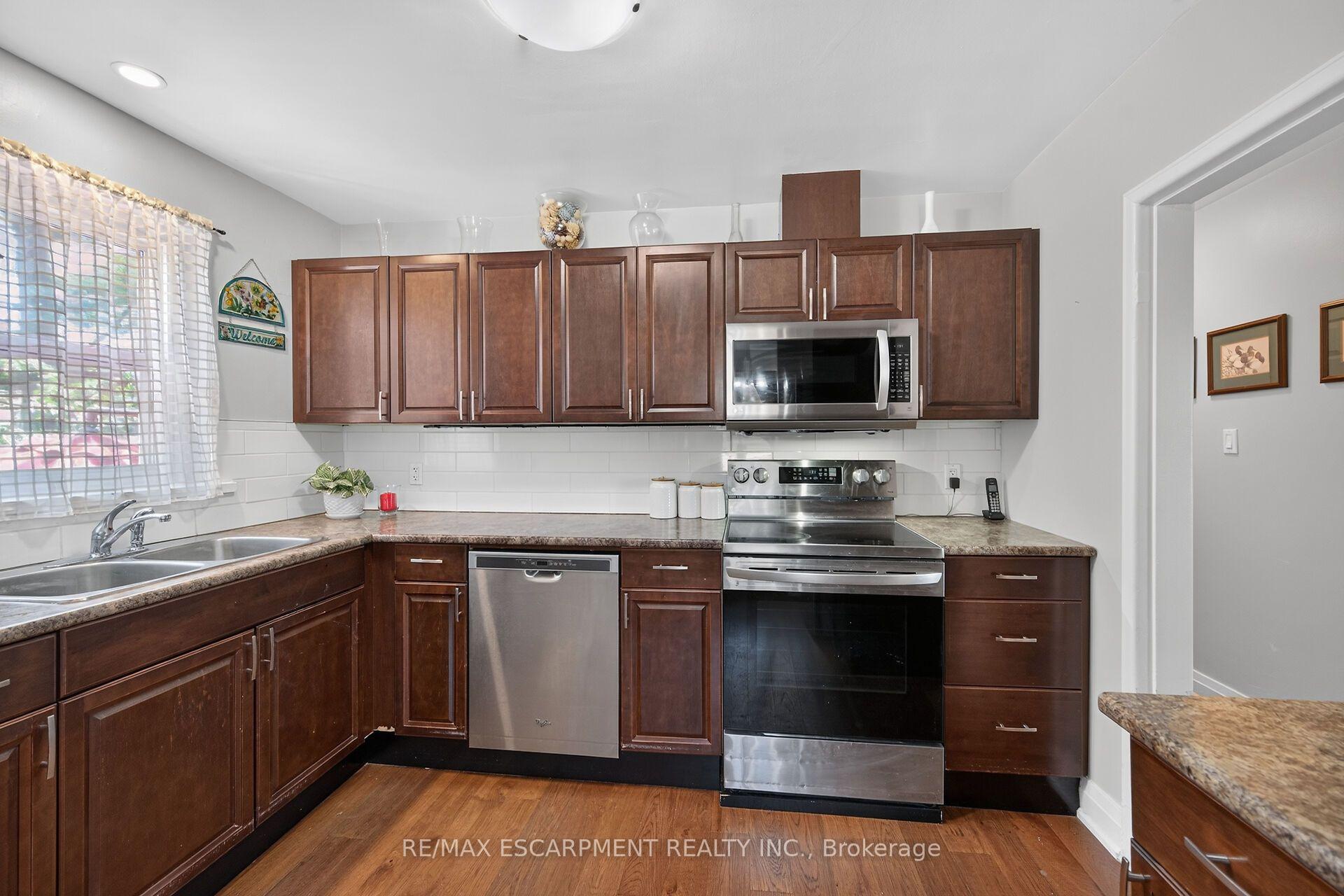 Photo 11 of 89 Wise Crescent, Hamilton, Huntington — HOMEH