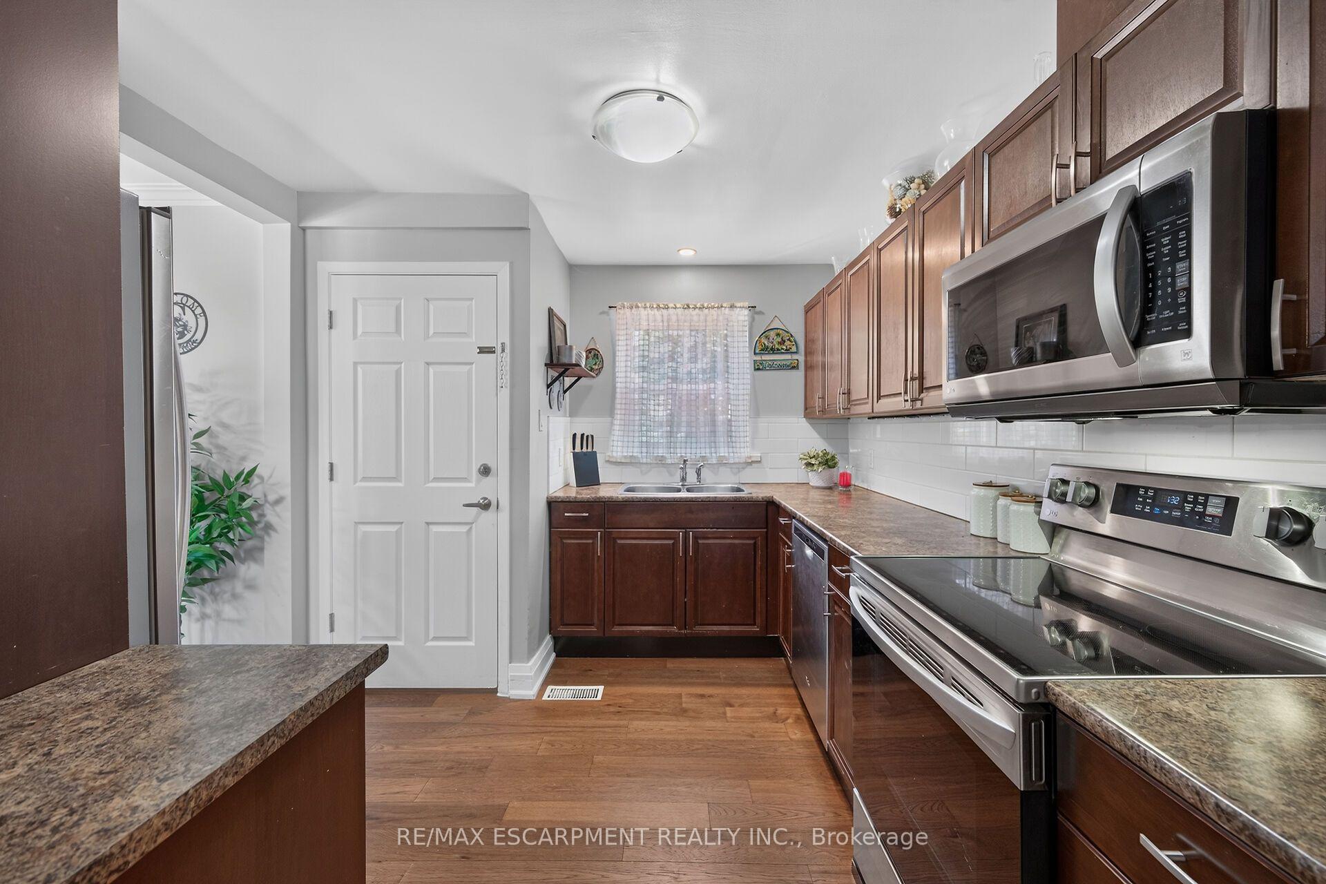 Photo 12 of 89 Wise Crescent, Hamilton, Huntington — HOMEH