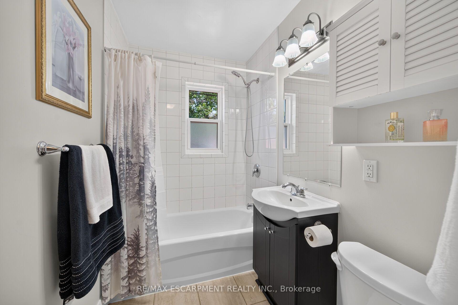 Photo 18 of 89 Wise Crescent, Hamilton, Huntington — HOMEH