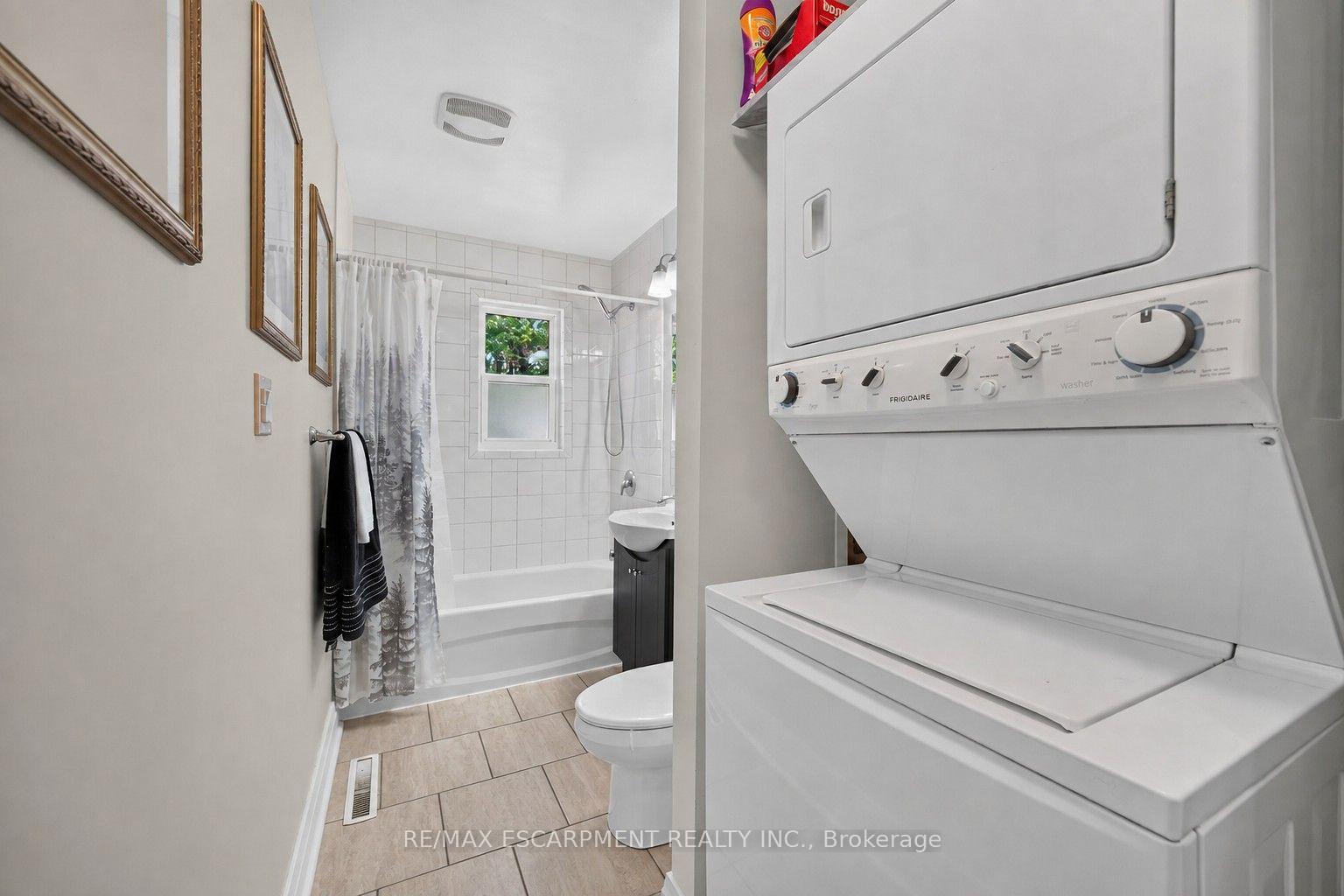 Photo 19 of 89 Wise Crescent, Hamilton, Huntington — HOMEH