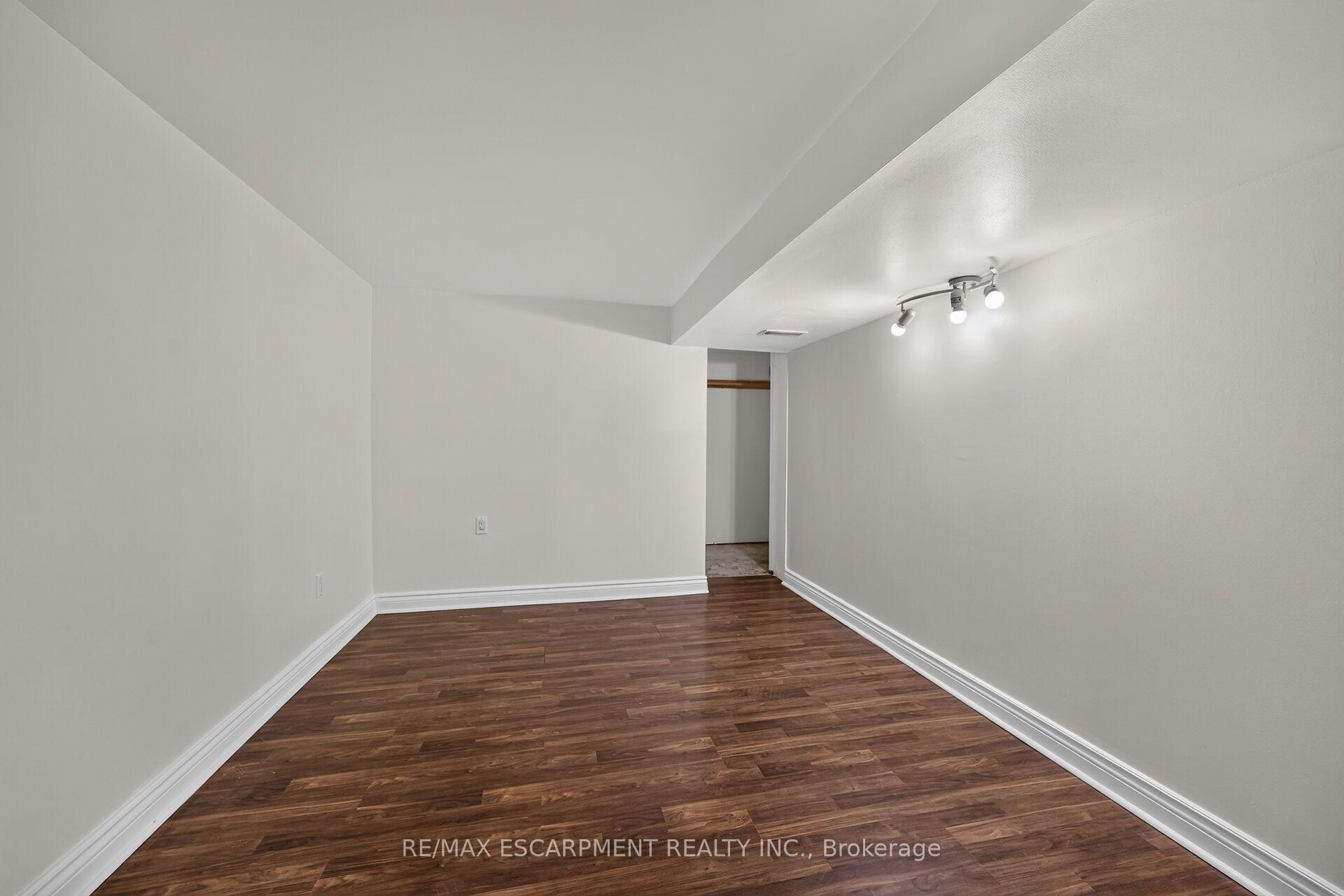 Photo 32 of 89 Wise Crescent, Hamilton, Huntington — HOMEH