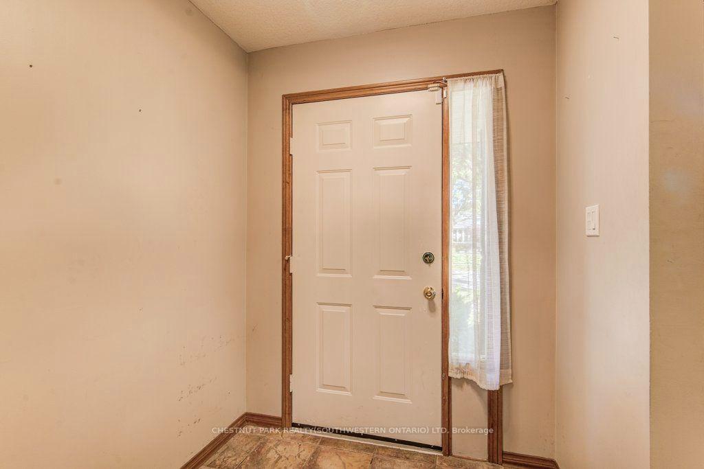 Photo 6 of 3 Cora Drive, Kitchener, Forest Heights — HOMEH