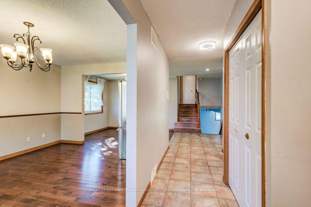 Photo 7 of 3 Cora Drive, Kitchener, Forest Heights — HOMEH