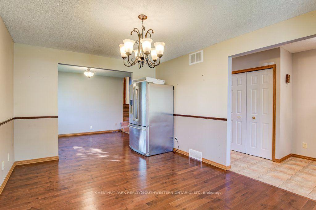 Photo 10 of 3 Cora Drive, Kitchener, Forest Heights — HOMEH