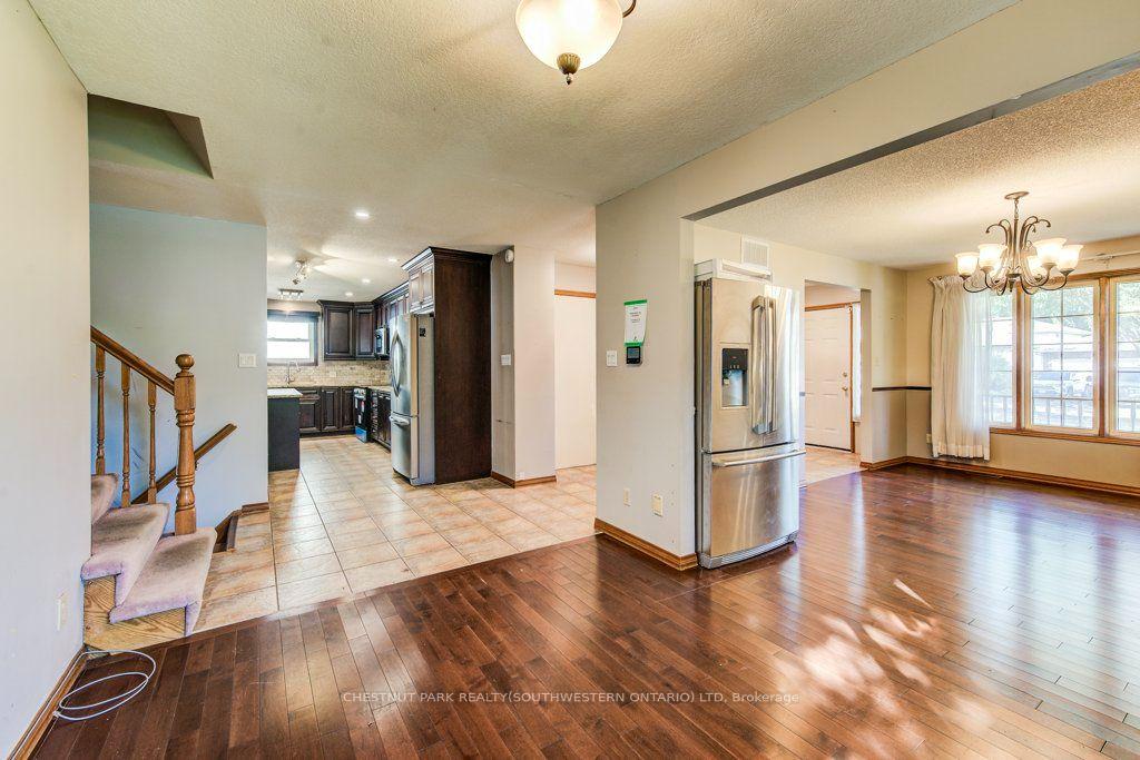 Photo 13 of 3 Cora Drive, Kitchener, Forest Heights — HOMEH