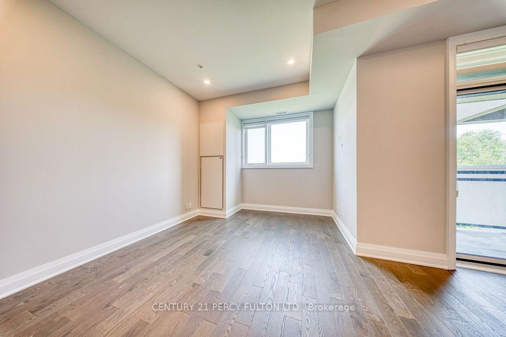 Photo 22 of Unit 220, 1105 Leger Way, Milton, Ford — HOMEH