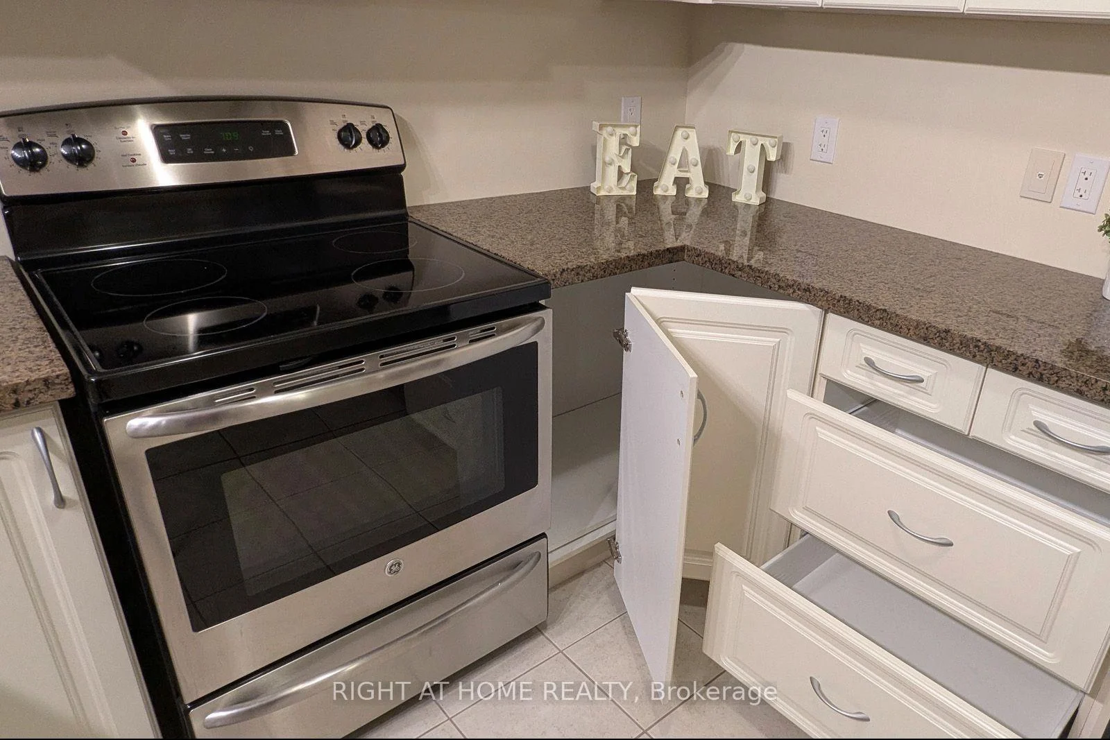 Photo 26 of Unit 411, 141 Vansickle Road, St. Catharines, Rykert/Vansickle — HOMEH