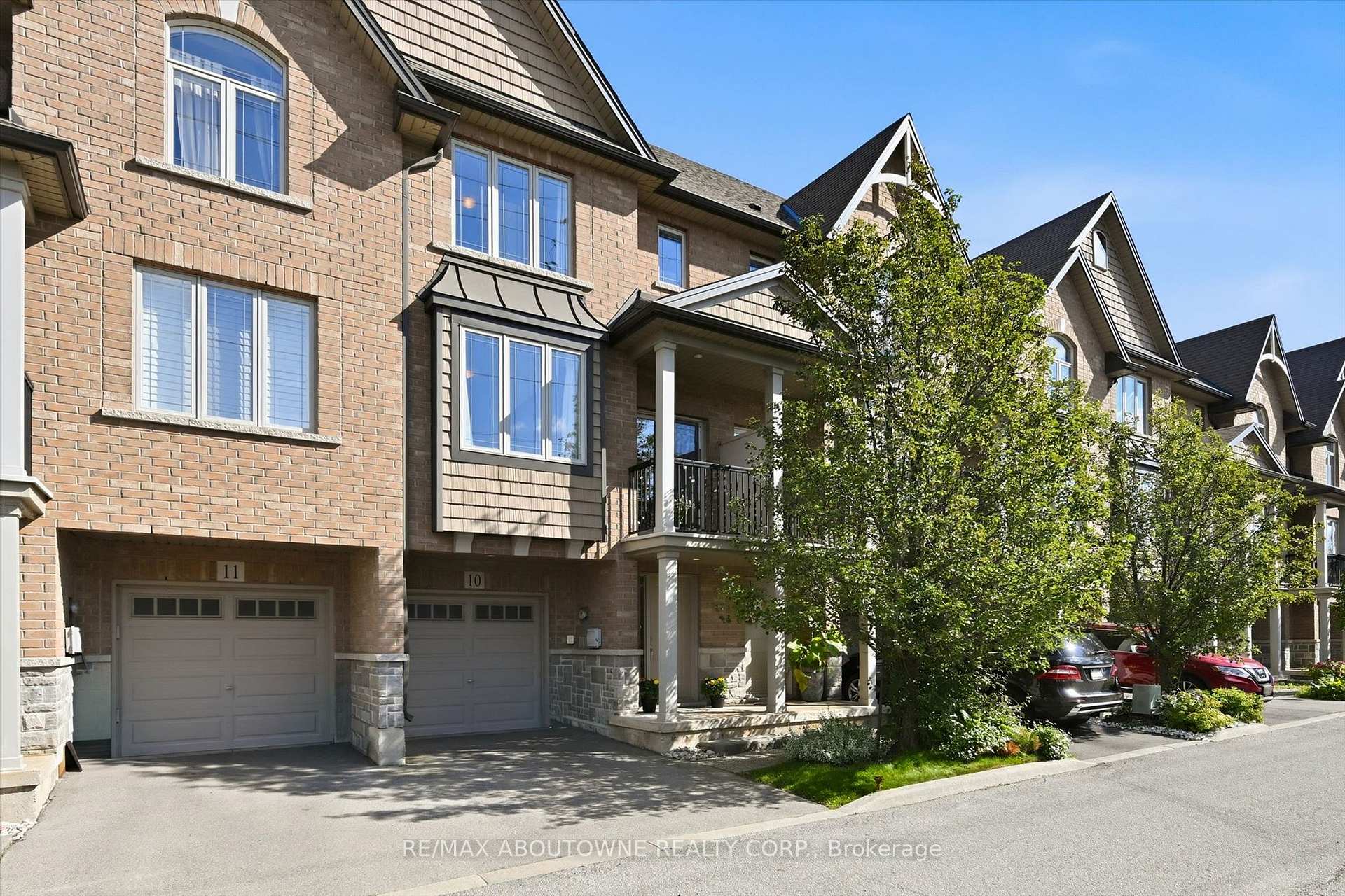 Photo 2 of Unit 10, 2985 Jackson Drive, Burlington, Rose — HOMEH