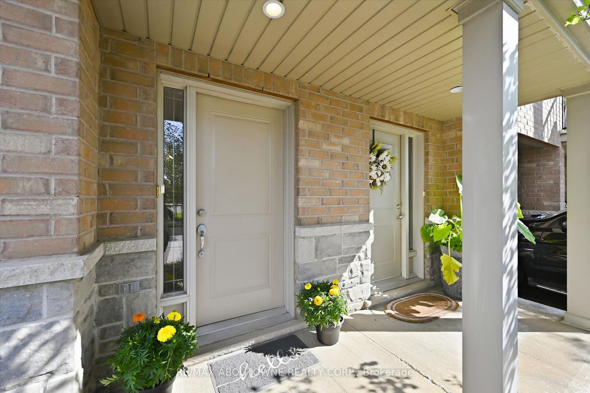 Photo 5 of Unit 10, 2985 Jackson Drive, Burlington, Rose — HOMEH