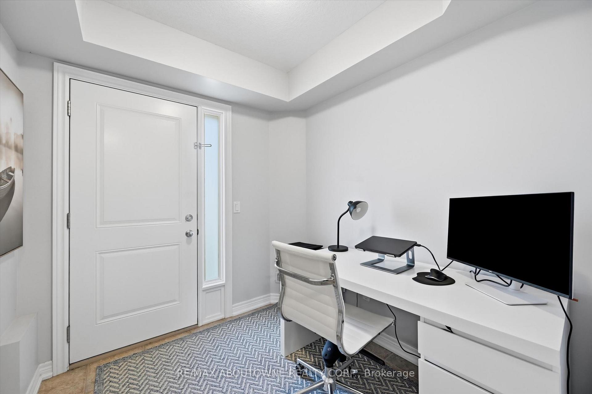 Photo 7 of Unit 10, 2985 Jackson Drive, Burlington, Rose — HOMEH