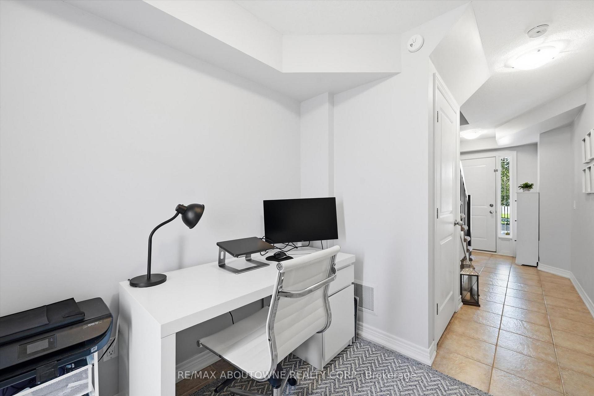 Photo 8 of Unit 10, 2985 Jackson Drive, Burlington, Rose — HOMEH