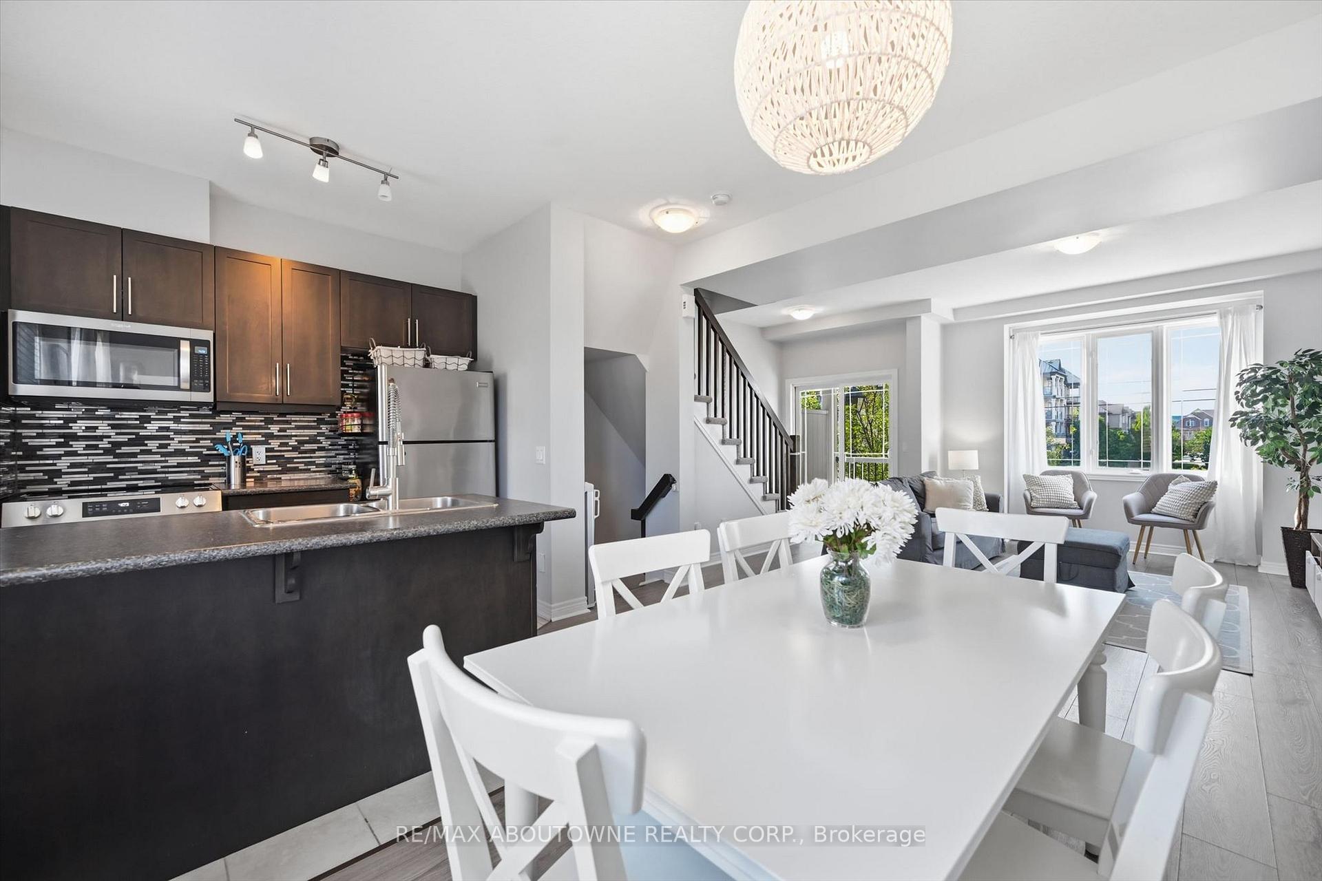 Photo 17 of Unit 10, 2985 Jackson Drive, Burlington, Rose — HOMEH