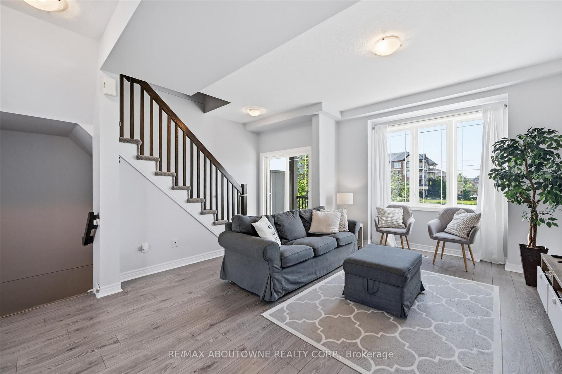 Photo 18 of Unit 10, 2985 Jackson Drive, Burlington, Rose — HOMEH