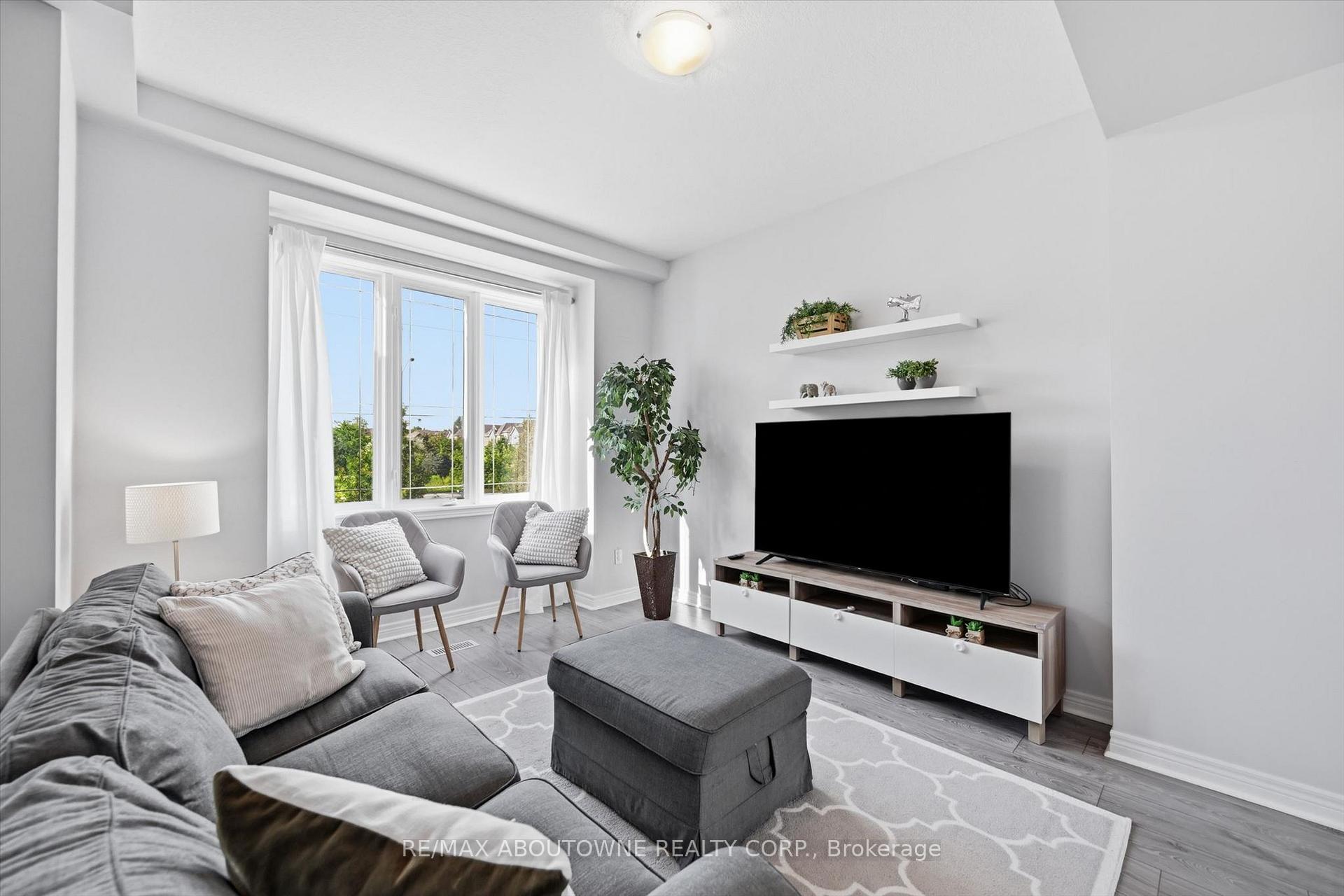 Photo 19 of Unit 10, 2985 Jackson Drive, Burlington, Rose — HOMEH