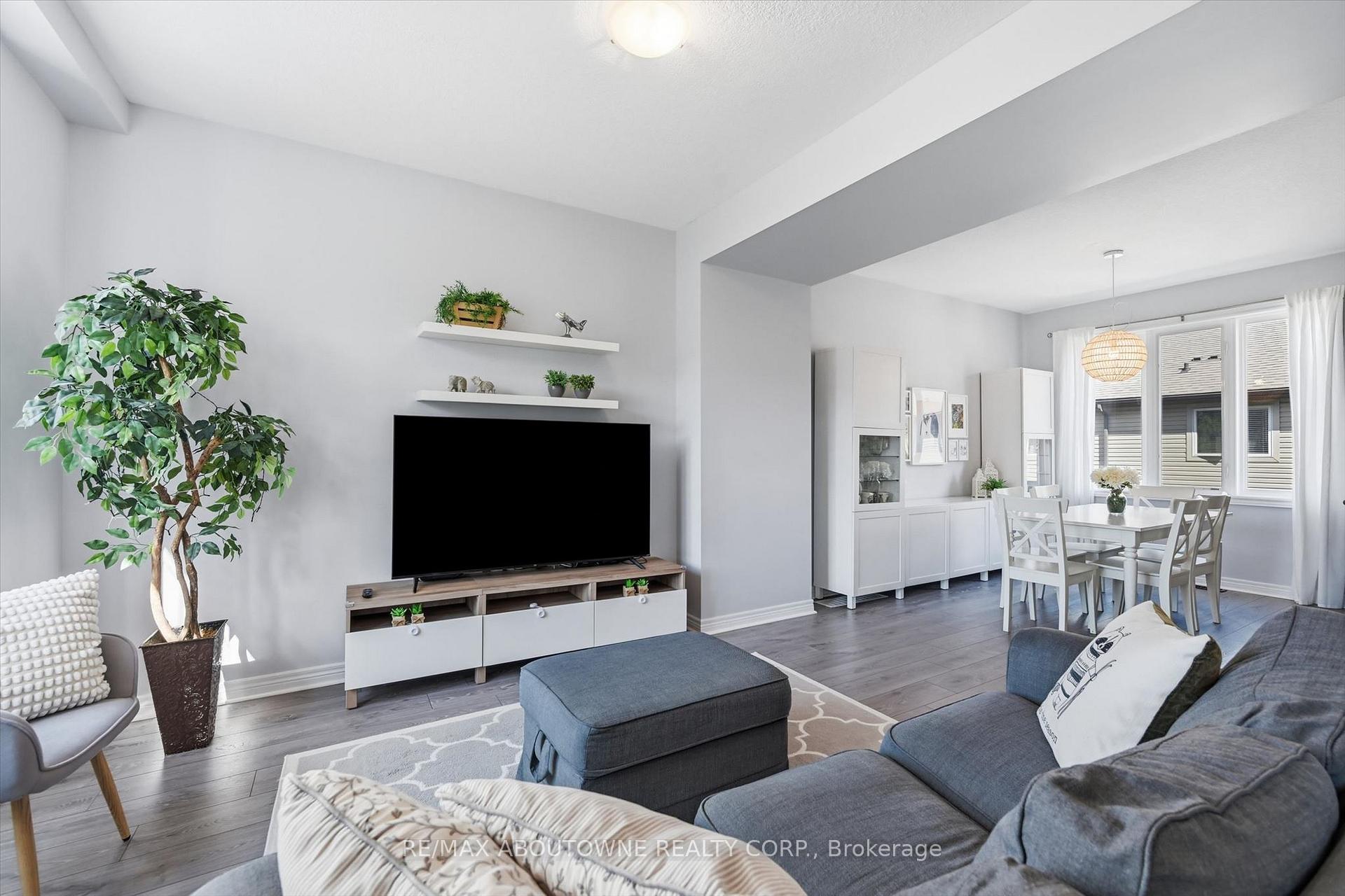 Photo 21 of Unit 10, 2985 Jackson Drive, Burlington, Rose — HOMEH